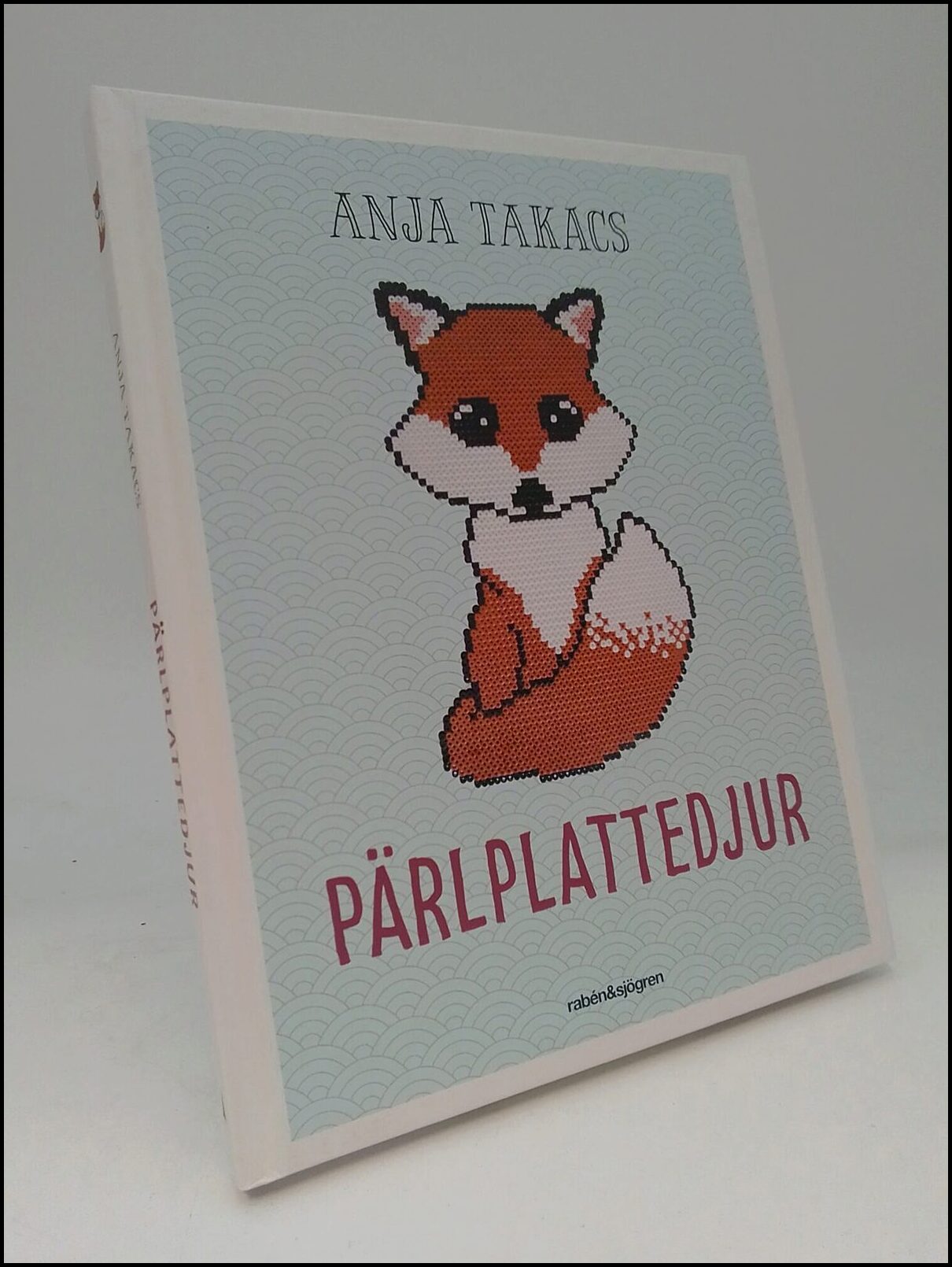 Takacs, Anja | Pärlplattedjur